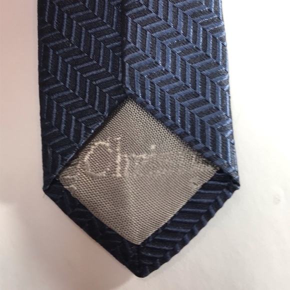 CHRISTIAN DIOR DESIGNER LUXURY ALL SILK TIE! NWOT! - Picture 6 of 8